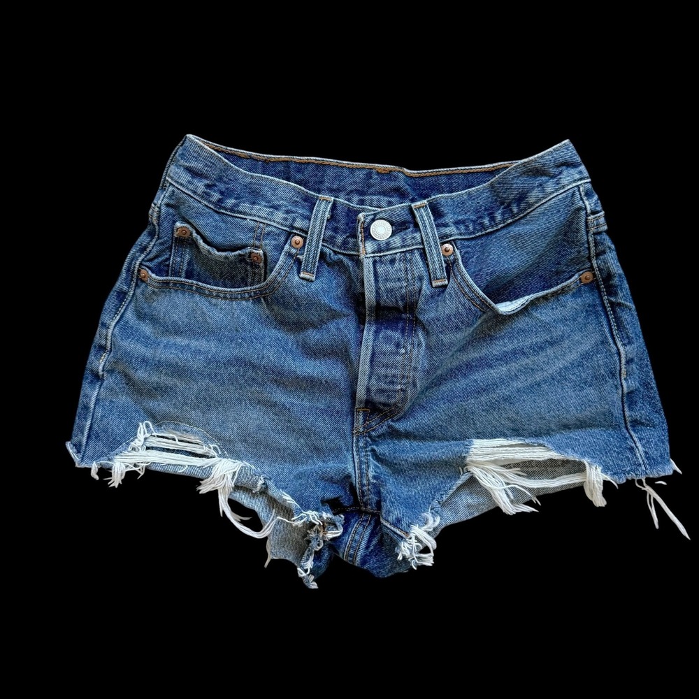 Levis 501 Original Cut Off Denim Shorts W26 Medium Wash Distressed High Rise